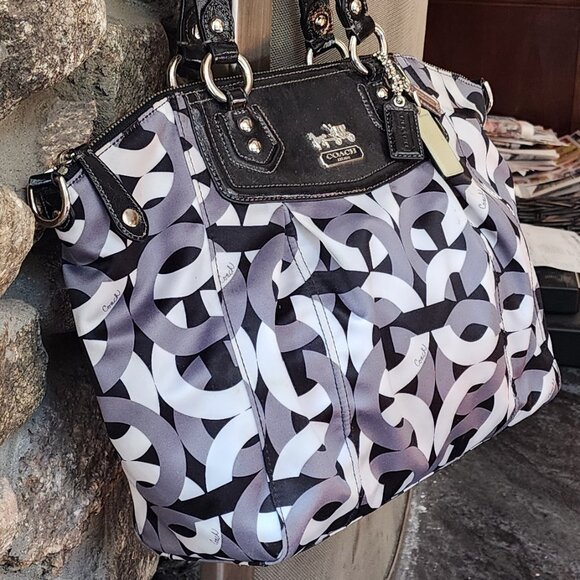 COACH H0968-14321 Madison Claire Op-Art Sateen Chain Link 2-Way Hobo Pur… - Picture 9 of 16